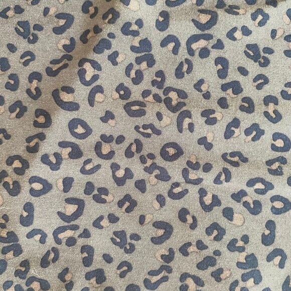 Abercrombie & Fitch Leopard Print Button Down Shirt Women’s Small - Picture 5 of 9